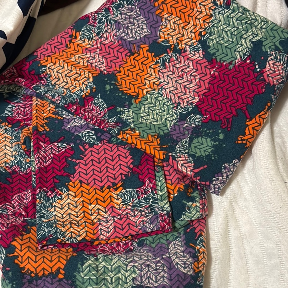 LuLaRoe Kids Leggings - Multicolor Chevron Pattern